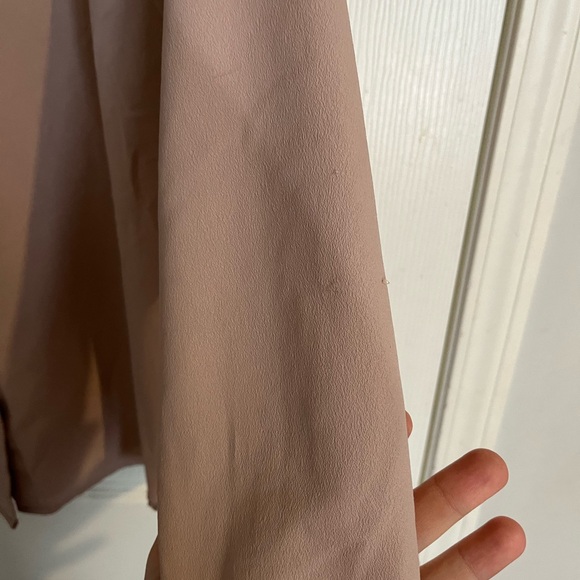 Elegant Blush Button-Up Blouse - Picture 4 of 4